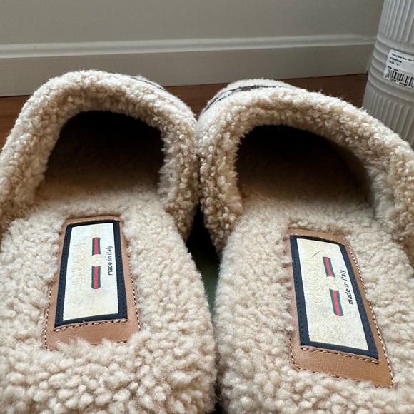 Women interlocking GG shearling sleeper - Picture 4 of 5